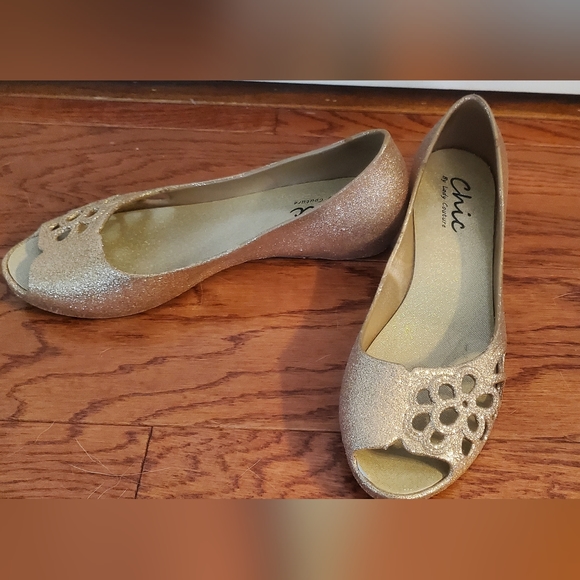 Chic by Lady Couture gold peep toe wedges - Picture 2 of 11